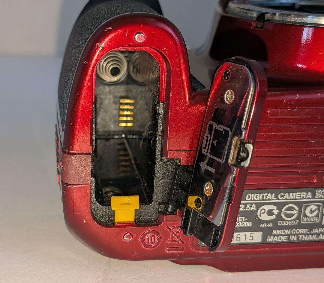 【訳あり大特価】Nikon D3200 レッド 本体と付属品