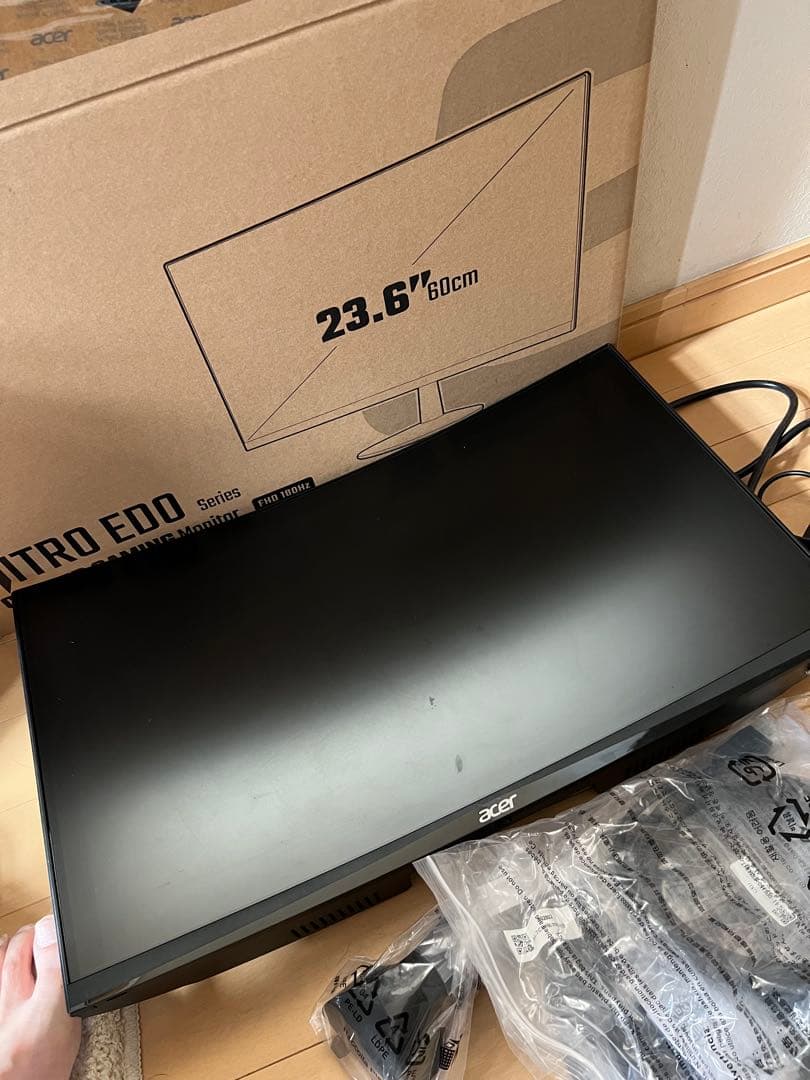 Acer Nitro E0 23.6インチ 湾曲ディスプレイ