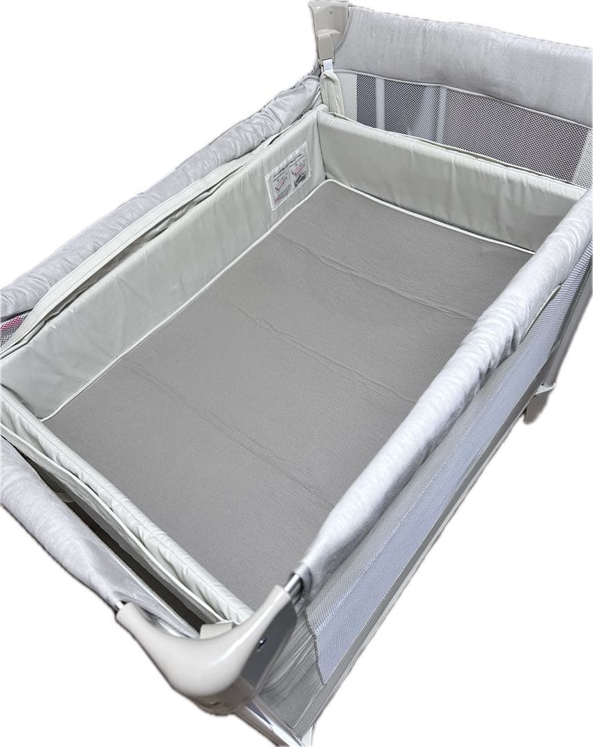 アップリカココネルエアープラスABホワイトベージュBEキャスター付きベビーベッド