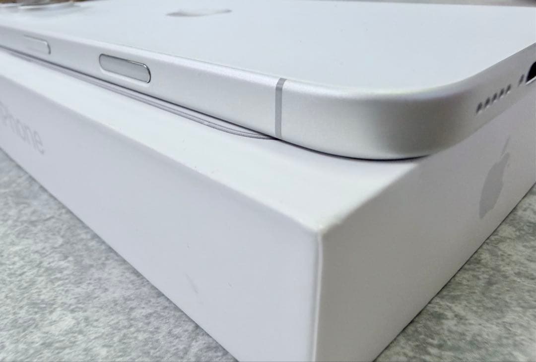 iPhone16 ホワイト 本体 128GB