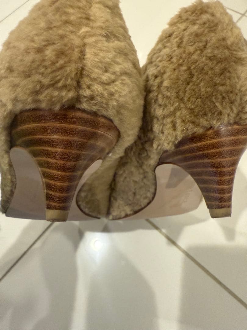 ODETTE E ODILE 美品プランプトゥ パンプス40 ベージュ　ボア