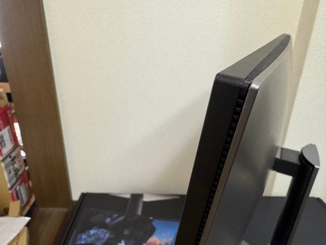 Dell (デル) U2720QM 27インチ 4K モニター　ジャンク