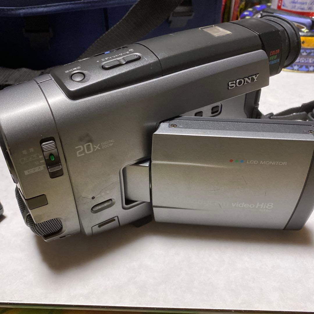 SONY VideoHi8Handycam CCD-TRV90 ①