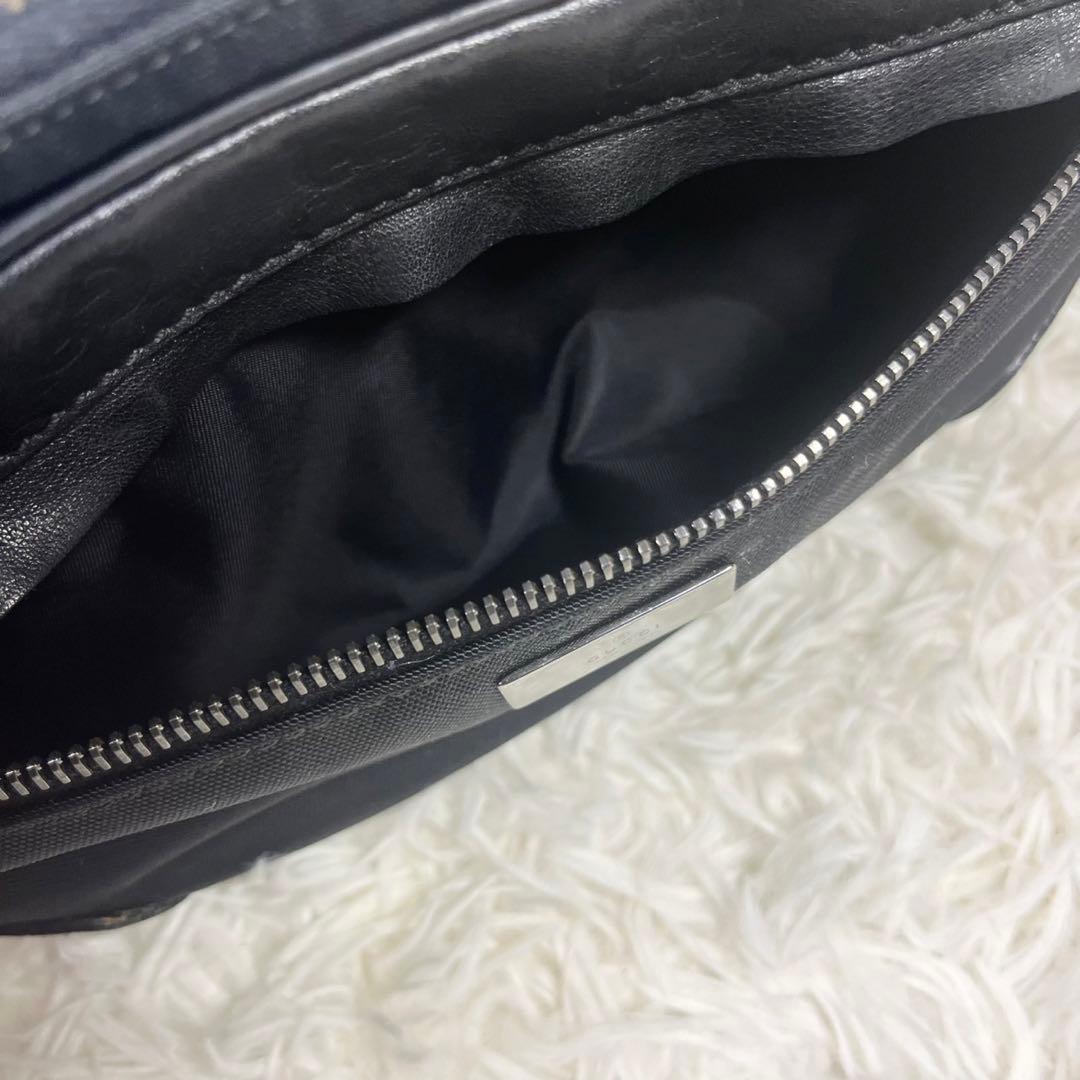 GUCCI グッチ ボディーバッグ シマレザー GG ロゴプレート