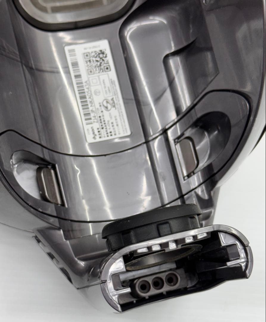 新型　Dyson ダイソン　掃除機　本体　CY29　サイクロン掃除機　V4