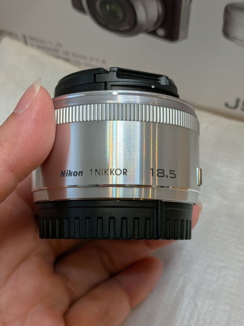 Nikon 1 J5 ダブルレンズキット(箱あり)