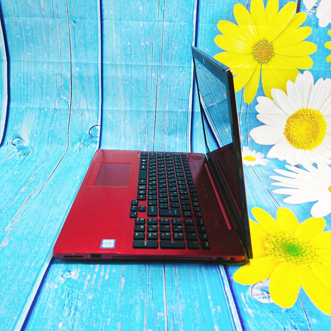 副業や在宅ワークに✨爆速SSD✨最新Win11✨カメラ付薄型ノートパソコン