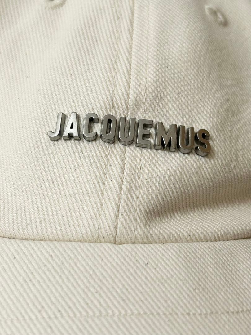JACQUEMUS ホワイト フリンジキャップ