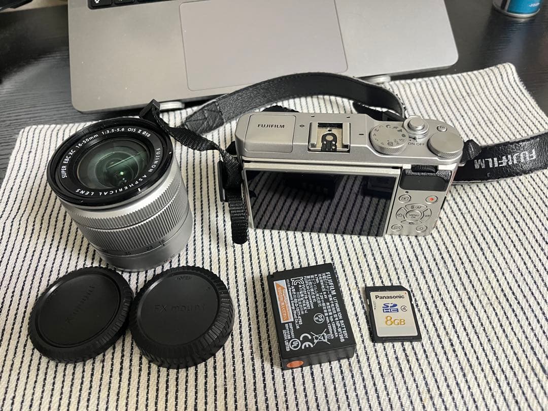 Fujifilm XA3ミラーレス一眼カメラ 付属品付き