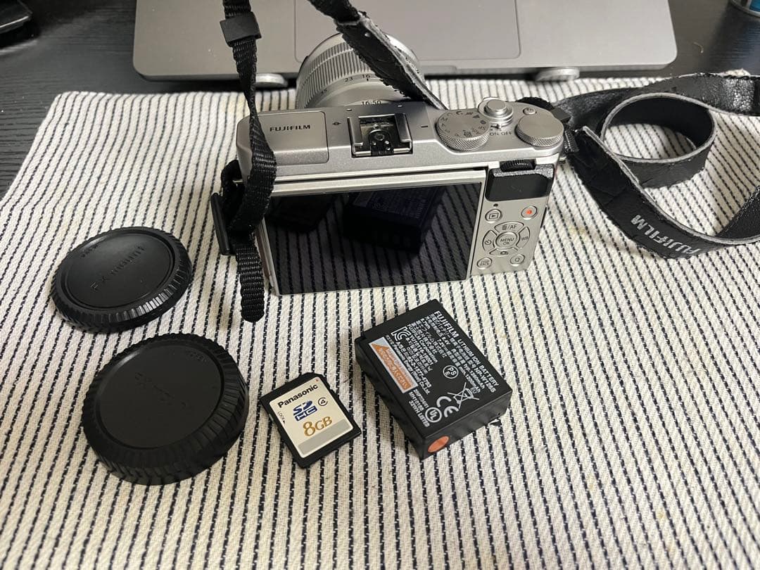 Fujifilm XA3ミラーレス一眼カメラ 付属品付き