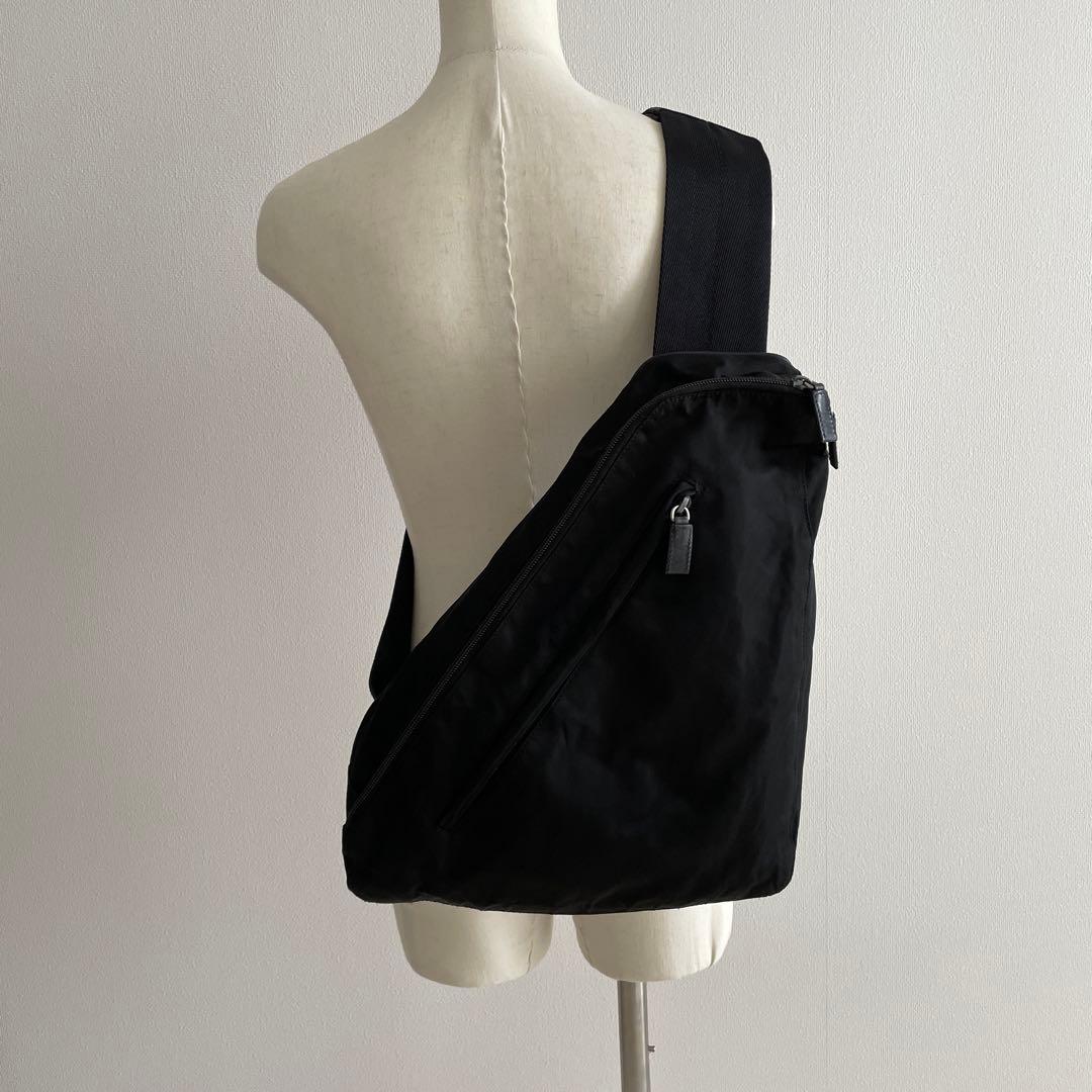 ちぇりきち　PRADA ボディバッグ