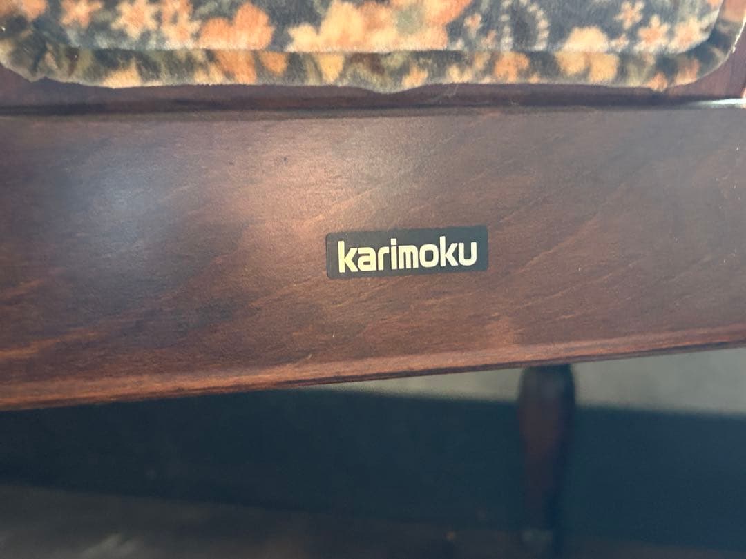 リメイク品　尾州生地　ホワイト座面　カリモク　コロニアル　アームソファ　Yn