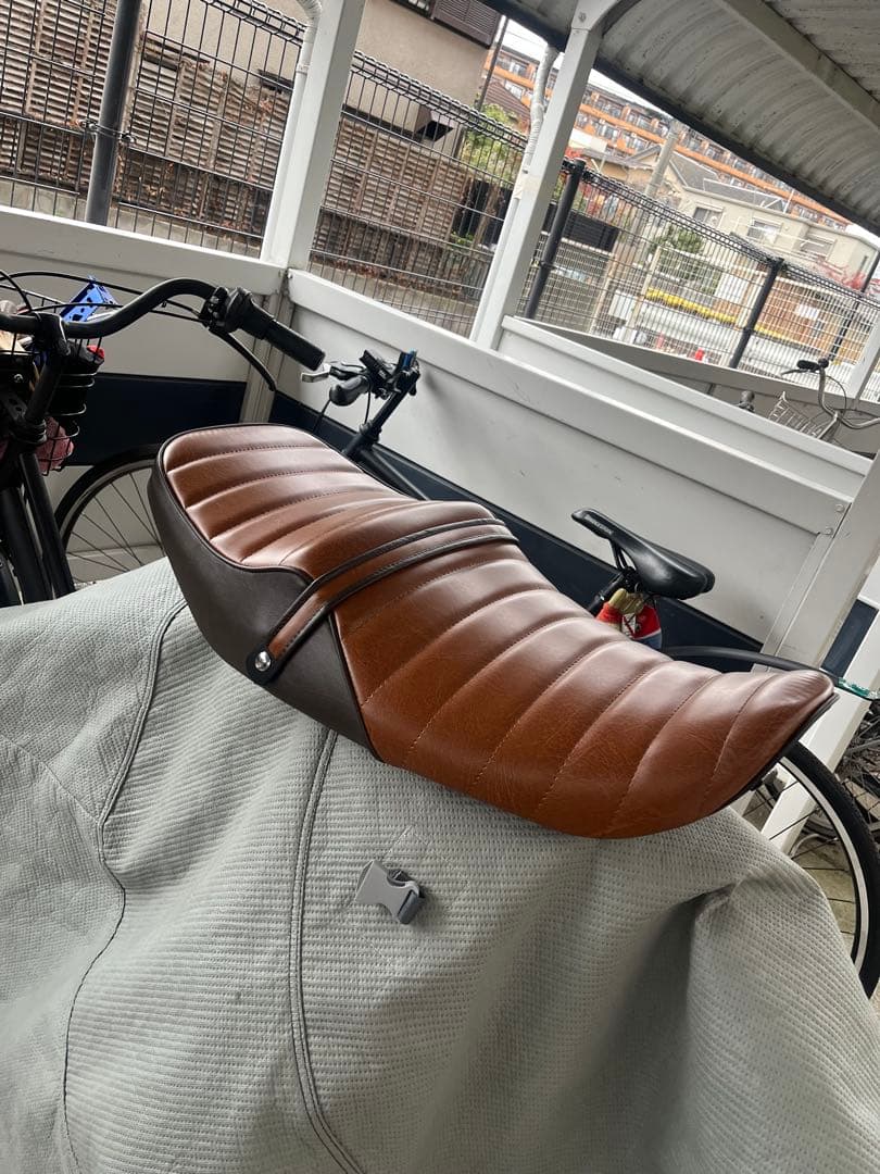 周作　ゼファー400初期 タックロールシート　あんこ抜きツッパリテール