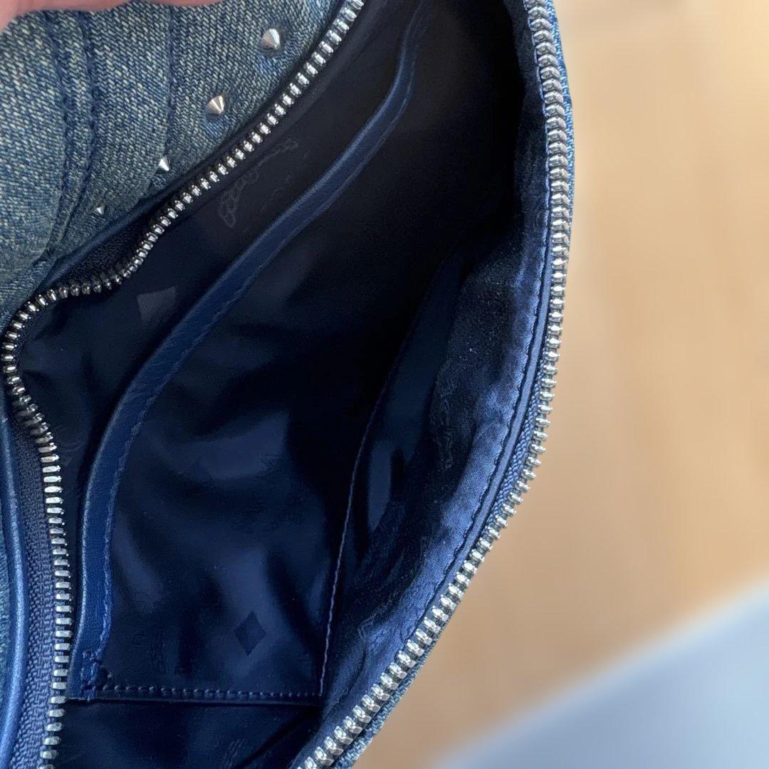 MCMのデニムコレクション スタッズ キルティング ボディバッグ　ウエストバッグ