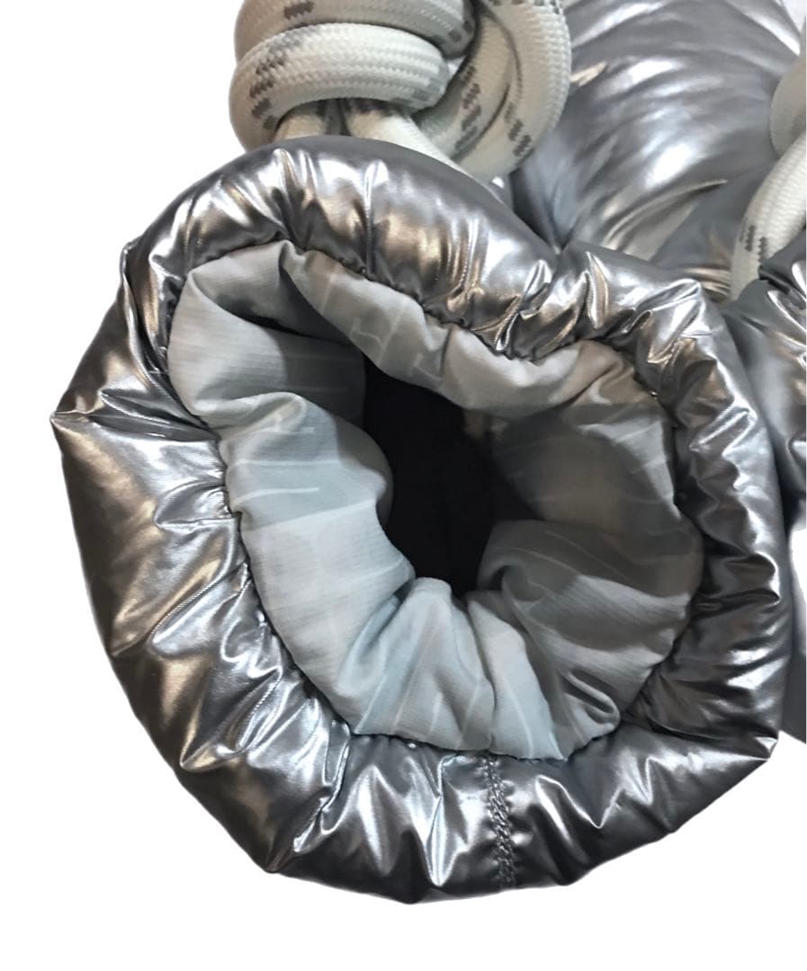 アグUGGクラシックマキシショートパファーブーツシルバー防水保温性レア完売品