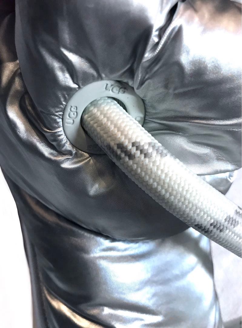 アグUGGクラシックマキシショートパファーブーツシルバー防水保温性レア完売品
