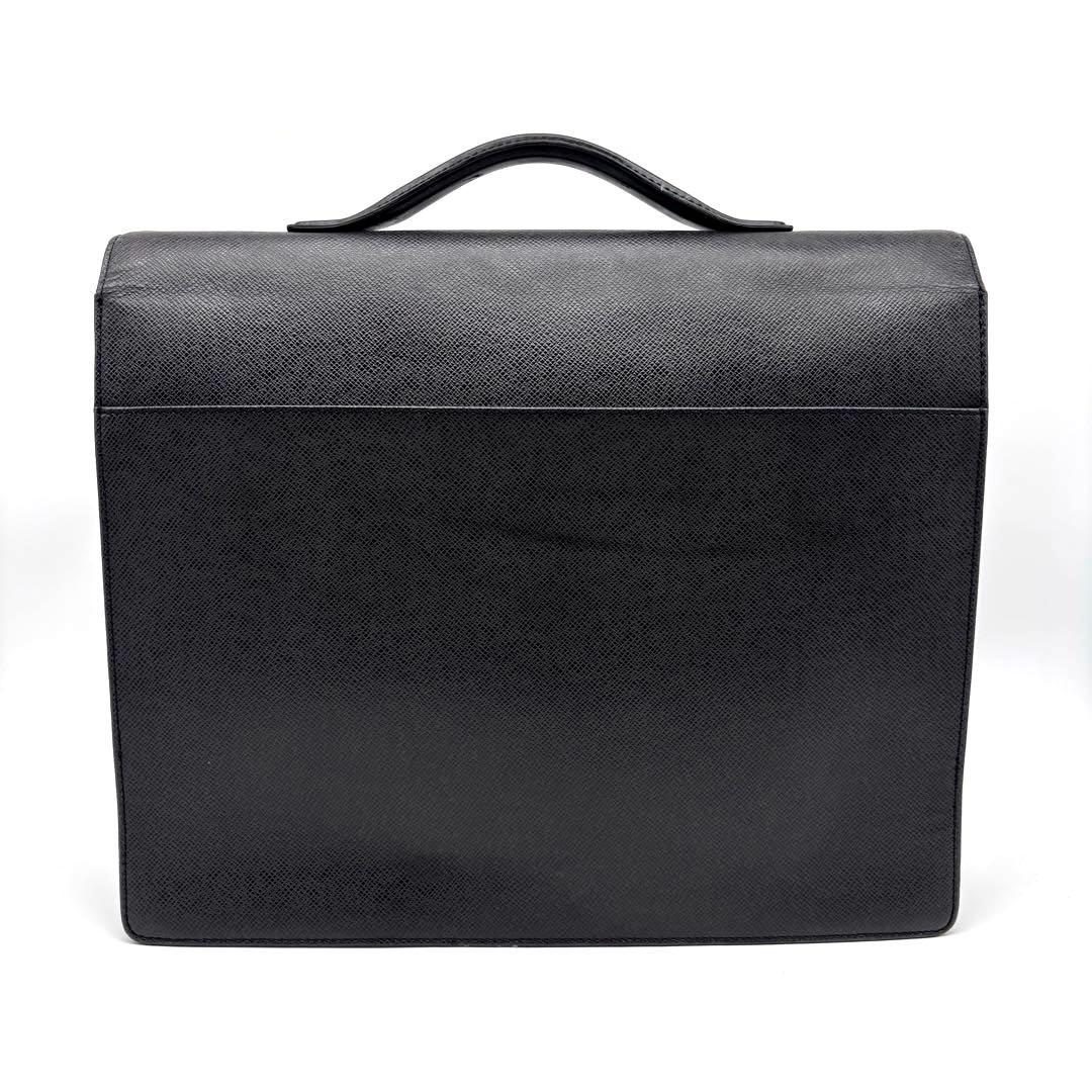 LOUIS VUITTON　ルイヴィトン　セルヴィエット　カザン　タイガ　レザー