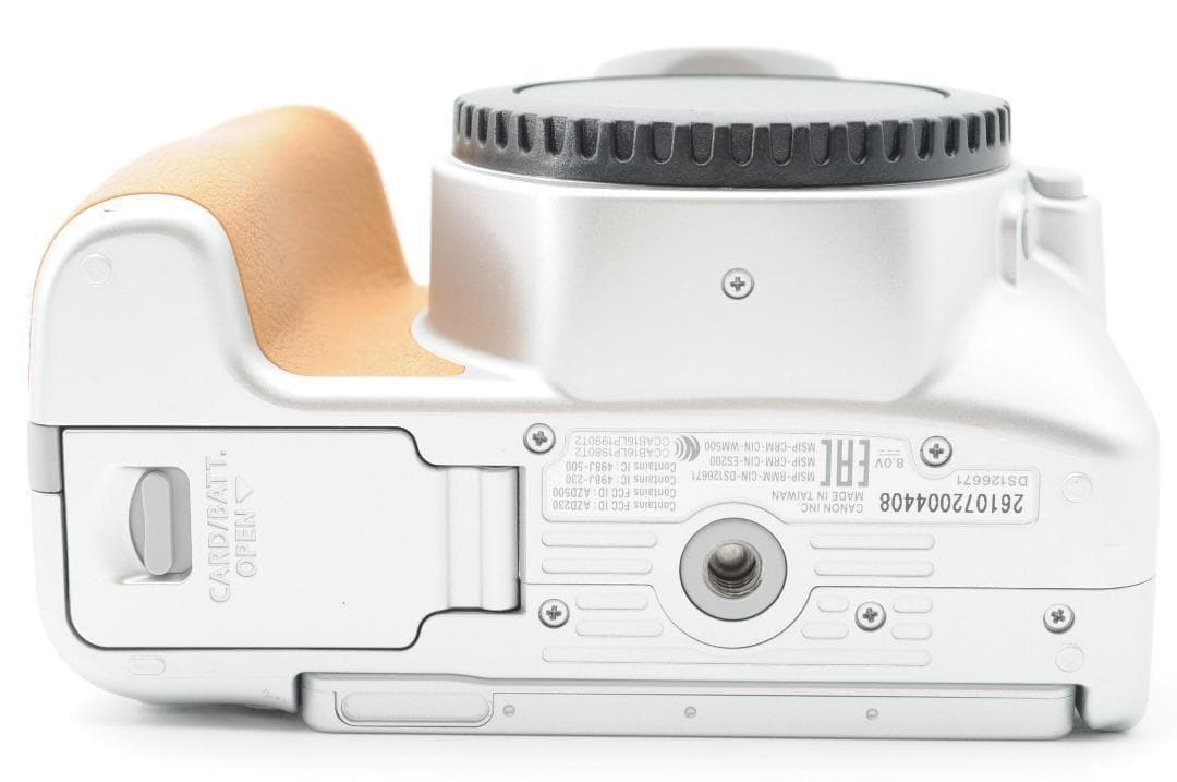 ☆新品級⑨☆秋SALE☆ Canon EOS Kiss x9 ダブルレンズ