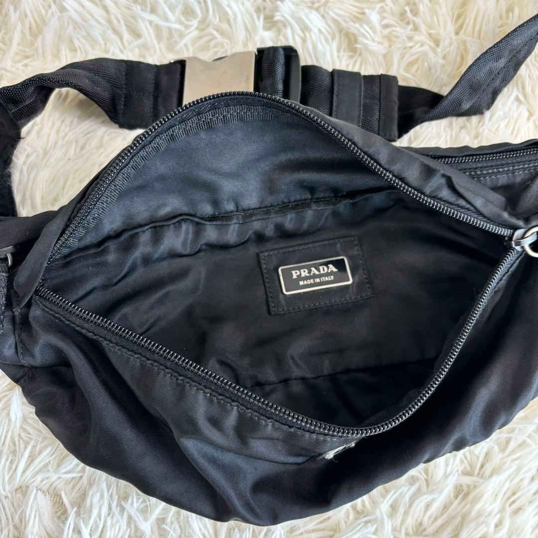 PRADA プラダ　三角ロゴプレート ポコノ ナイロン ボディバッグ
