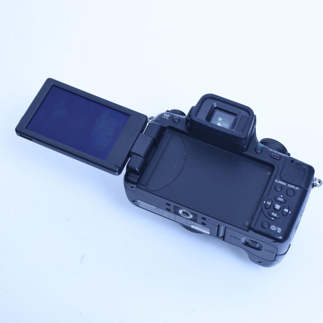 スマホ転送可　Panasonic　Lumix GH2　単焦点レンズ付き
