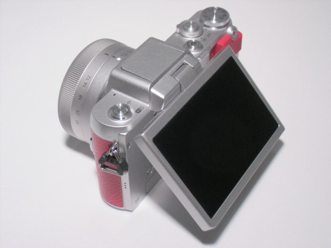 パナソニック LUMIX G DMC-GF7W ダブルズームレンズ　B049