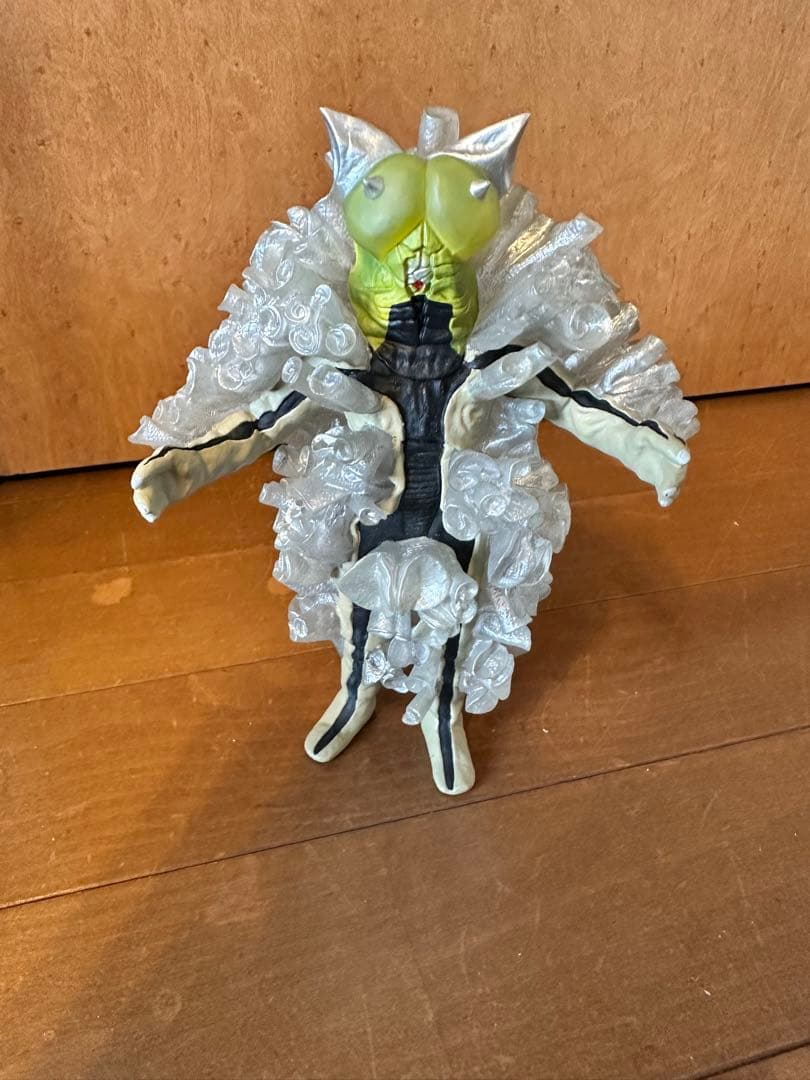 ウルトラ大怪獣シリーズ 5000 プラチク星人