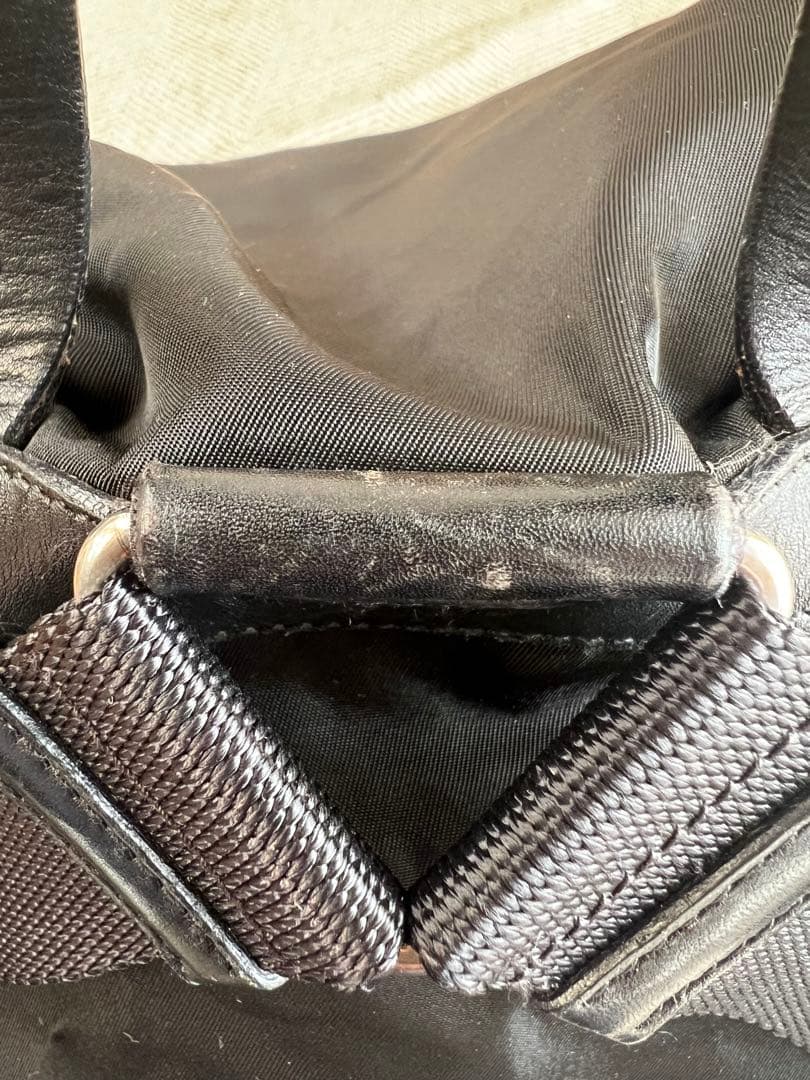 PRADA ナイロンリュック バック　黒　三角プレート