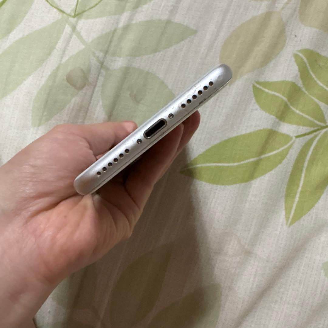 iphone8本体　64GB