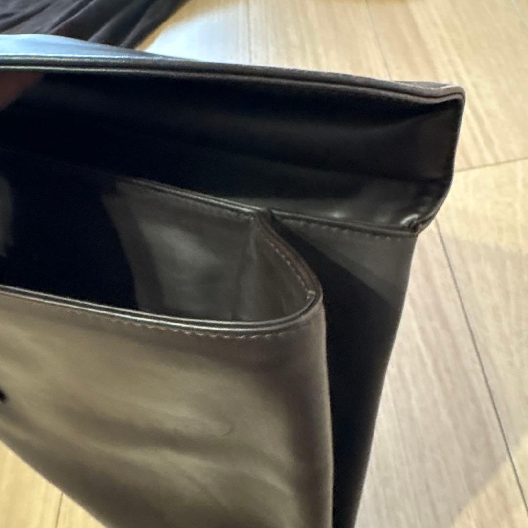 Bottega Veneta ダークブラウンレザービジネスバッグ