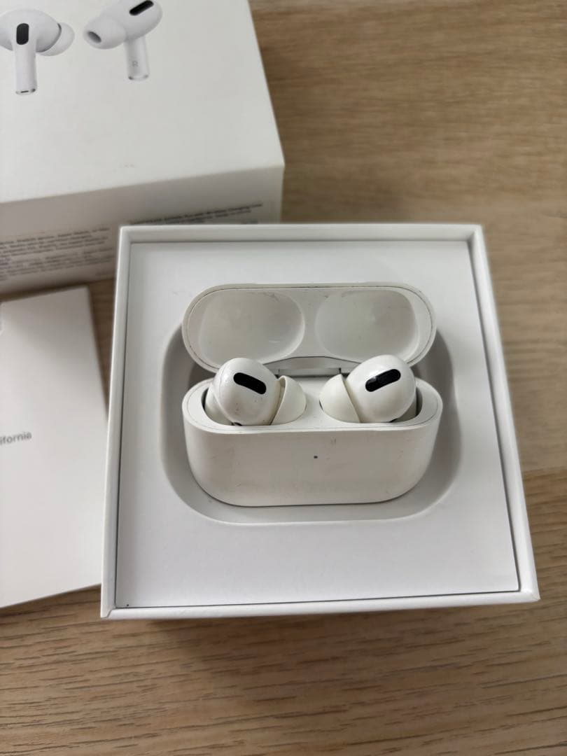 お値下げしました！AirPods Pro 本体 ホワイト　第一世代