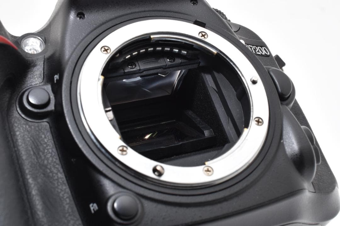 《完動品》 ニコン Nikon D7200 ボディ　取説付き・初期不良補償