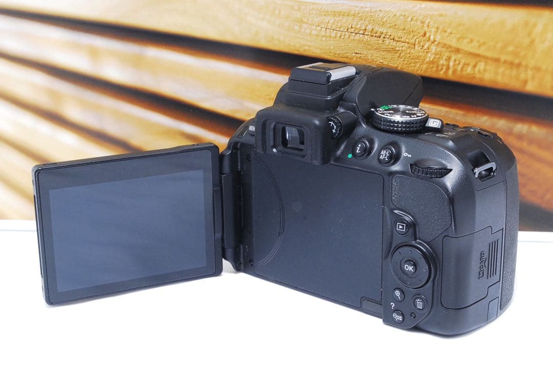 Nikon D5300 ダブルレンズキット ニコン 一眼レフカメラ　Wi-Fi