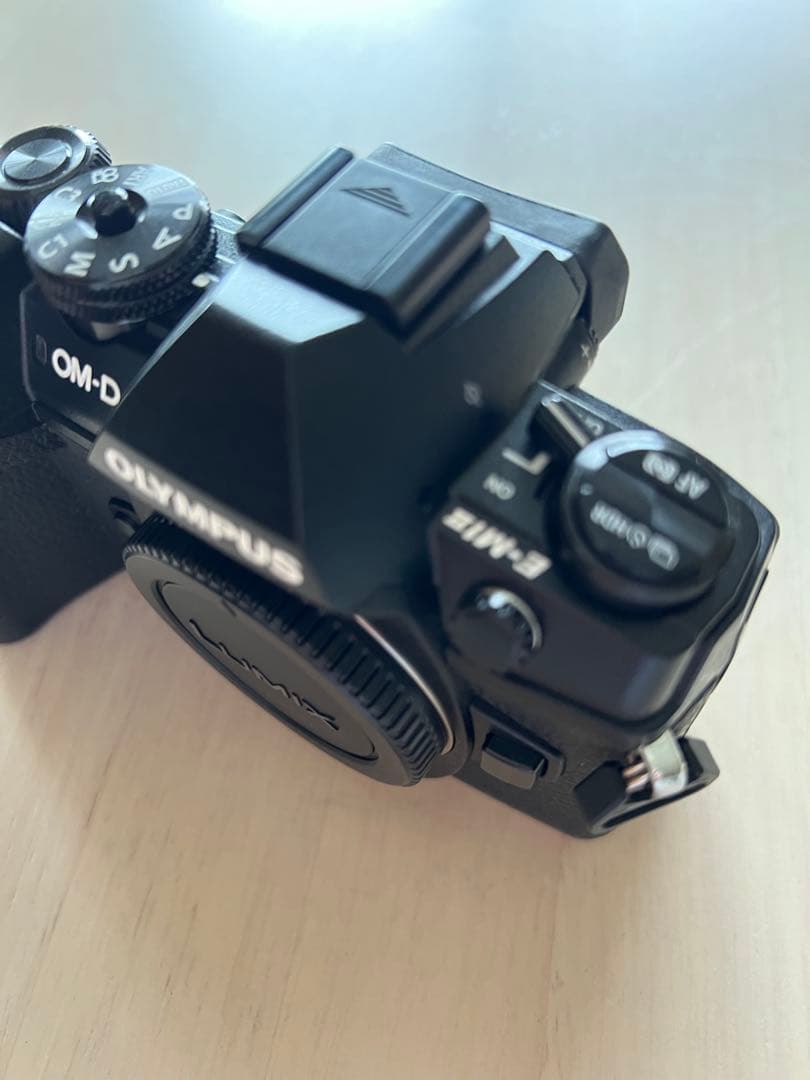 (美品) オリンパスミラーレス一眼カメラOM-D E-M1 Mark II 本体