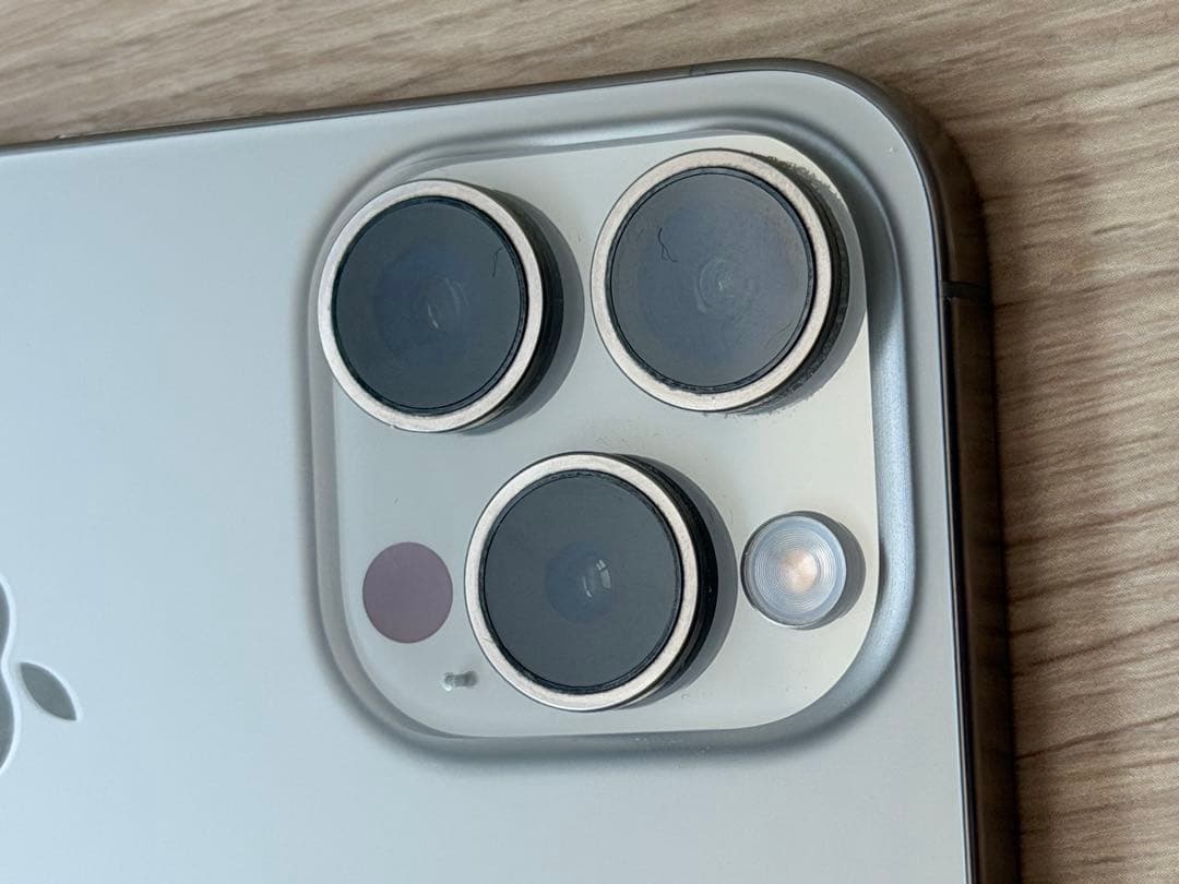 Apple iPhone 15 Pro ナチュラルチタニウム 本体