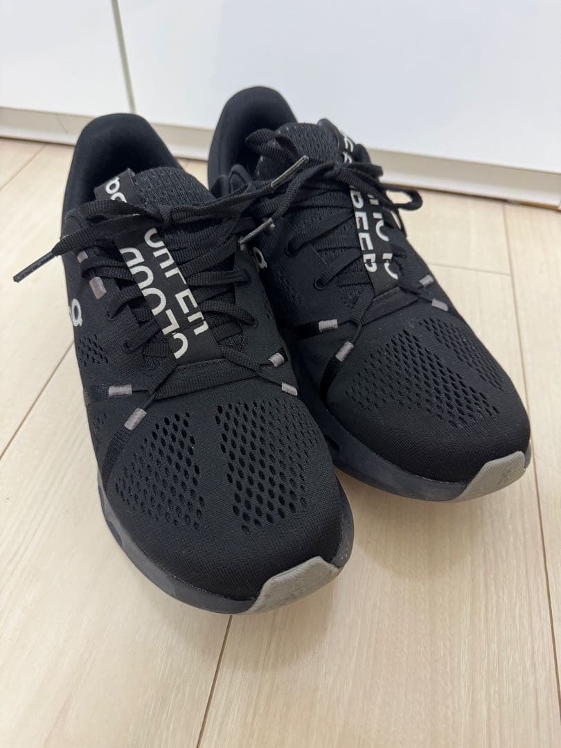 【オン】On クラウドサーファー1 オールブラック 28