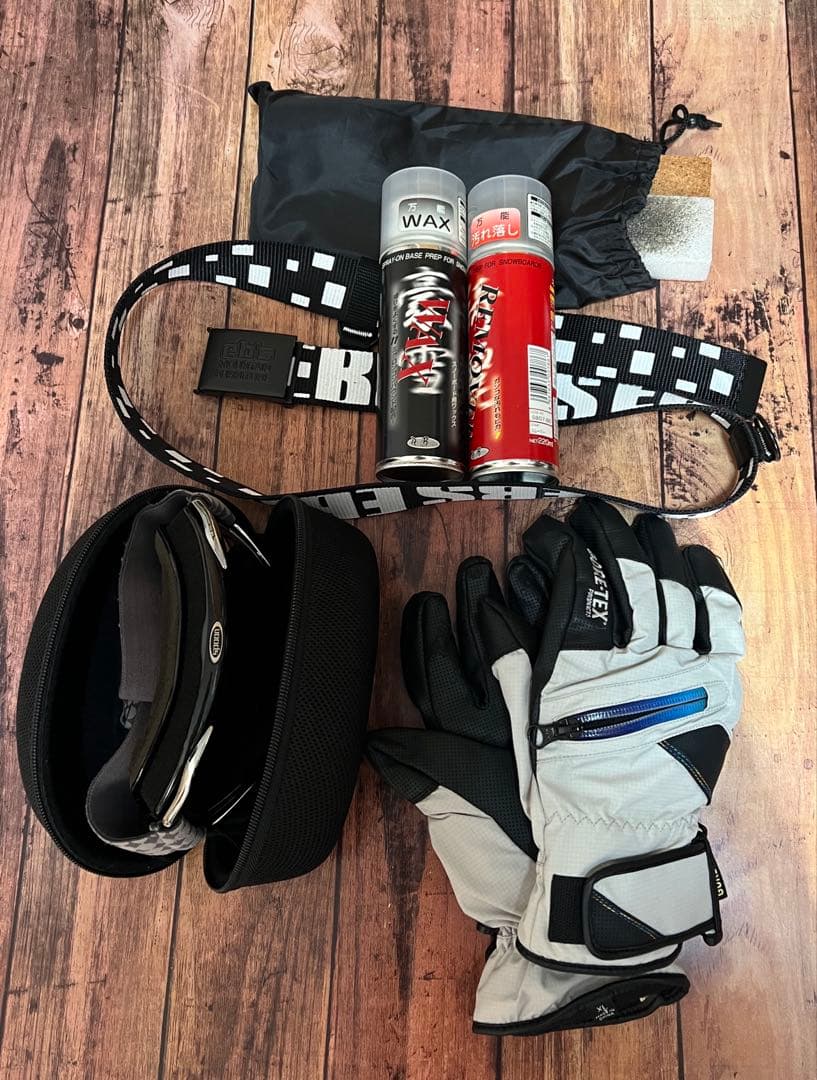 ご予約‼️中古美品⚫︎メンズ　スキー　スノボ　ウェア　ゴーグル　手袋　ベルト　7点