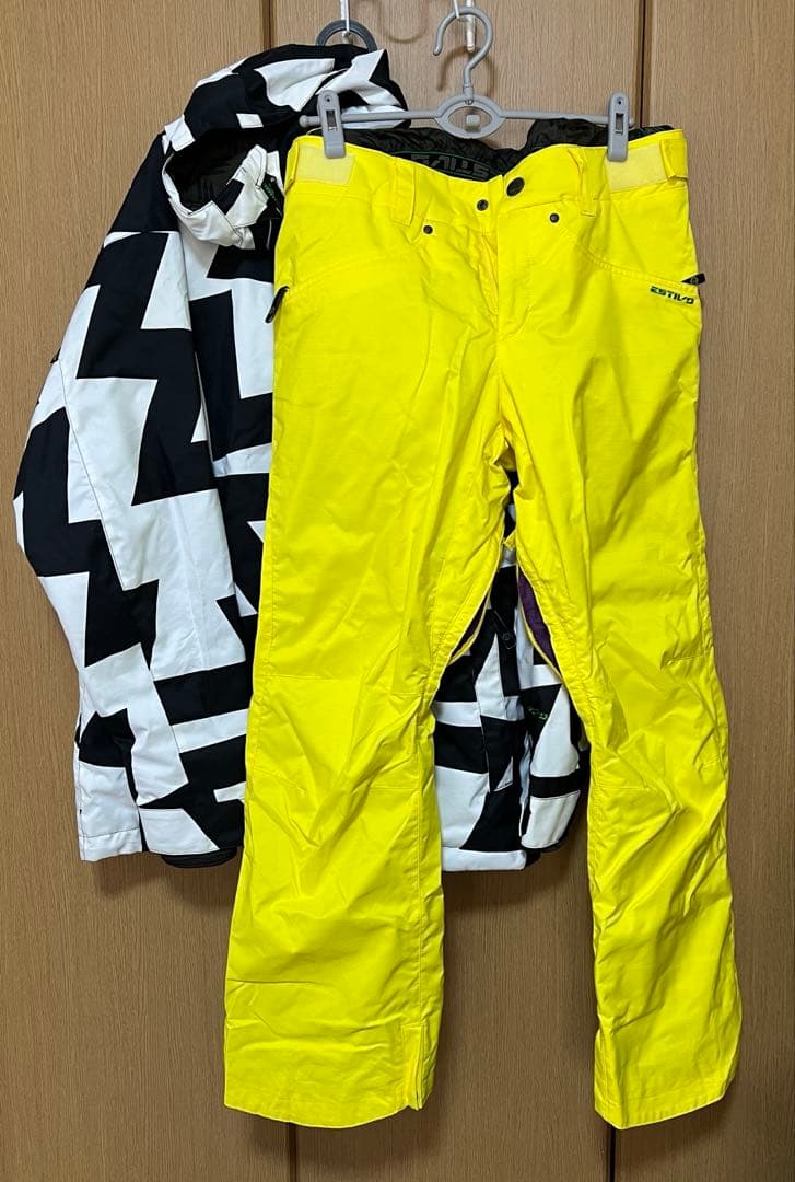 ご予約‼️中古美品⚫︎メンズ　スキー　スノボ　ウェア　ゴーグル　手袋　ベルト　7点