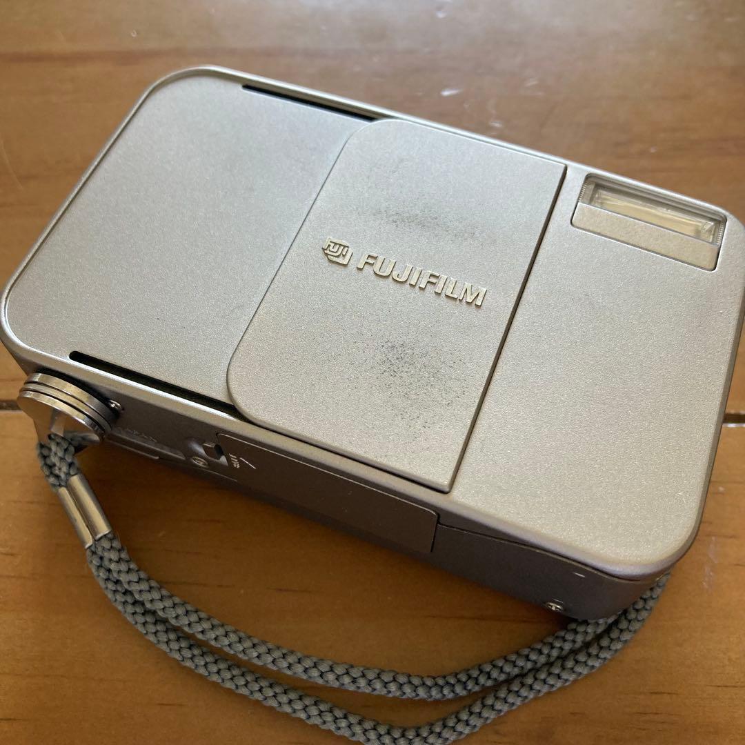 FUJIFILM TIARA コンパクトフィルムカメラ