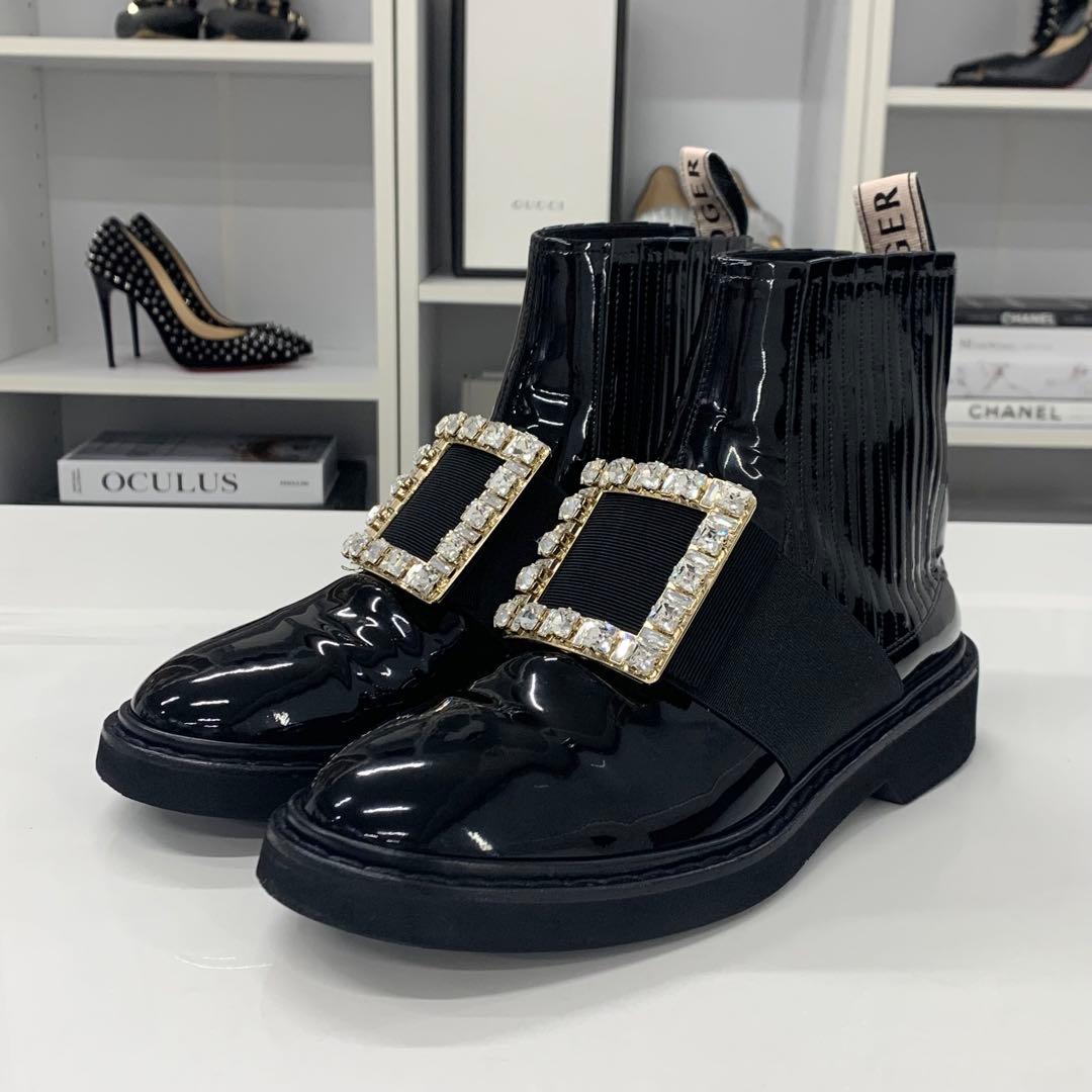 ロジェヴィヴィエ ヴィヴレンジャー パテント ストラスバックル ショートブーツ