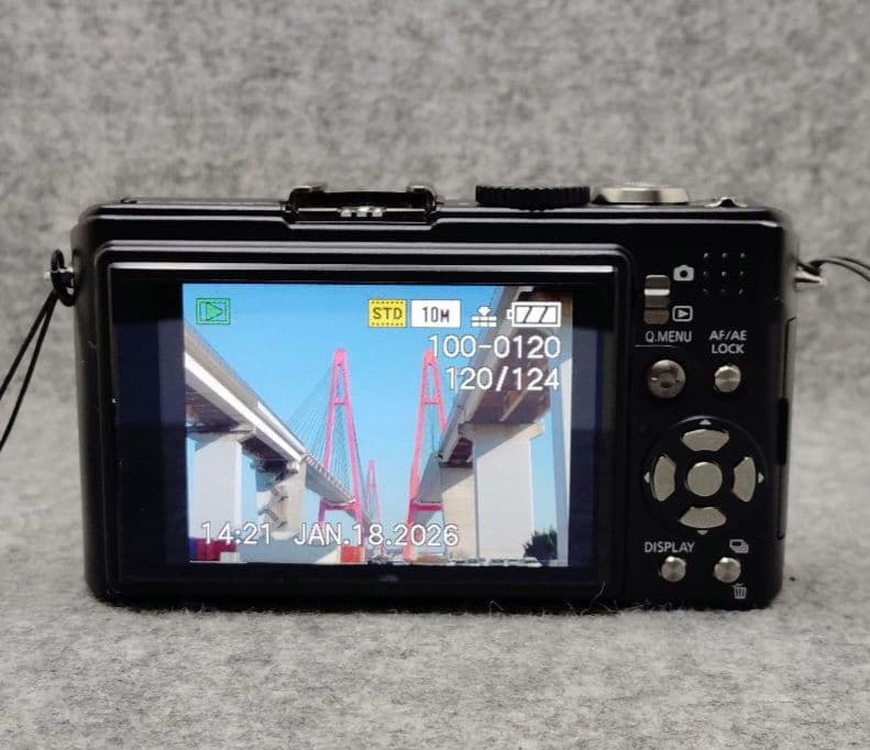 LUMIX DMC-LX３ コンパクトデジタルカメラ