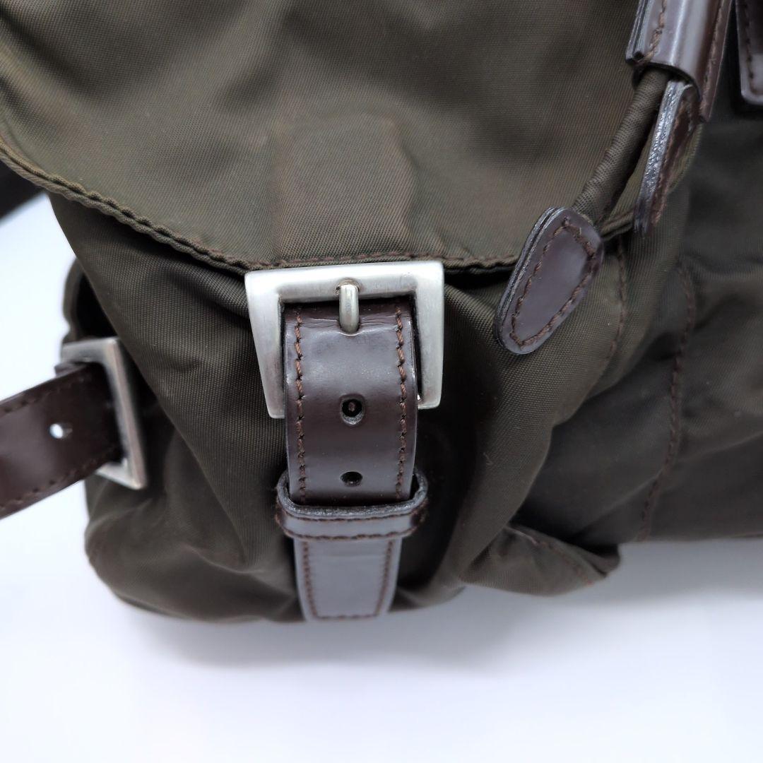 【美品】プラダ リュック バックパック 三角プレート 白タグ ナイロン カーキ