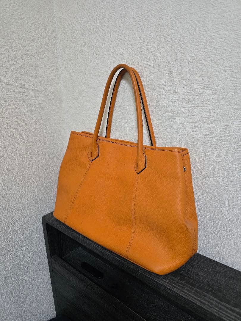 バーニーズニューヨーク　レザートートバッグバッグ　　オレンジ
