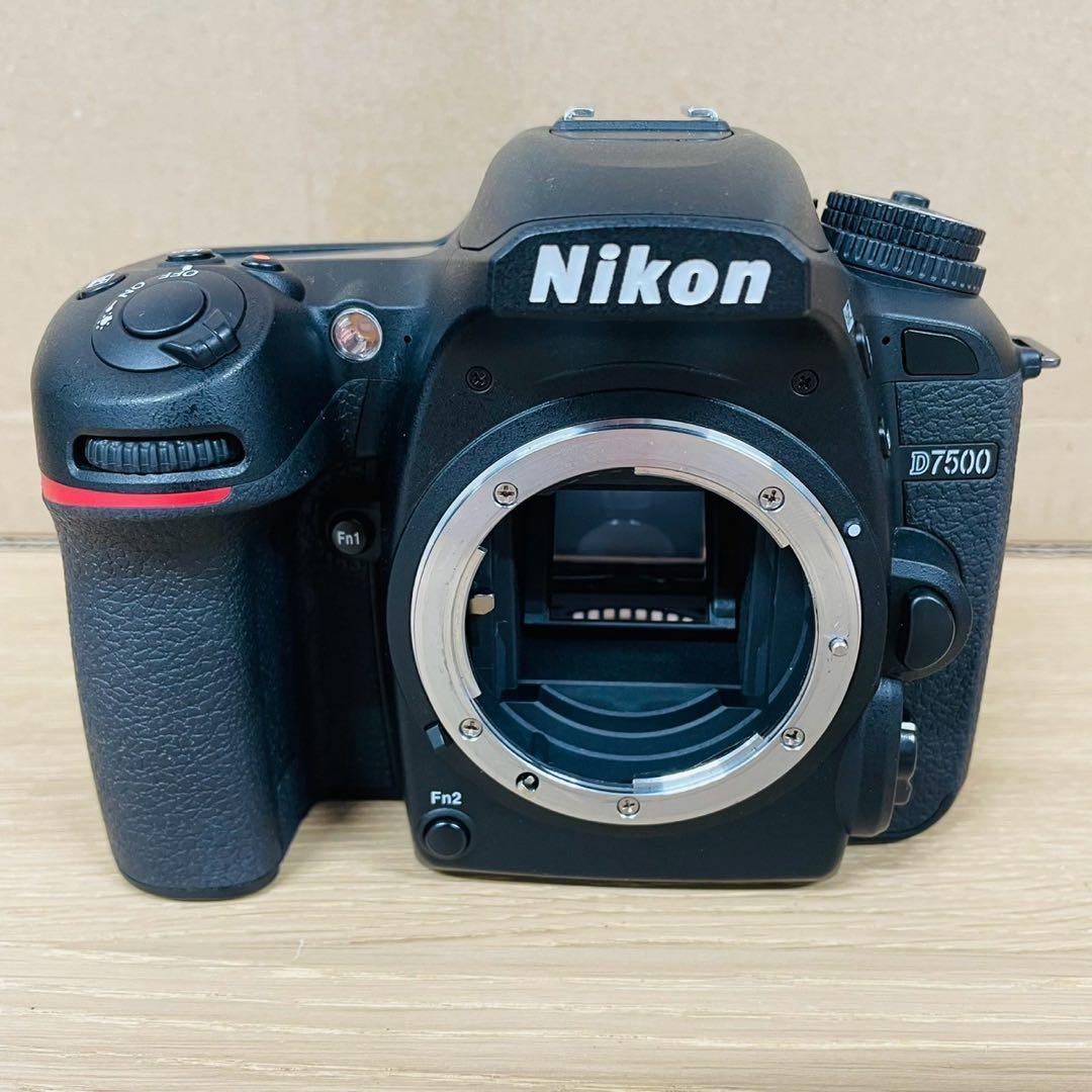 Nikon D7500 ボディ ショット数7,550枚 WW9525