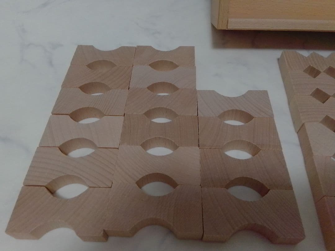 ☆美品☆ デュシマ バリエーション積み木 105個 収納箱付 カーブ積み木