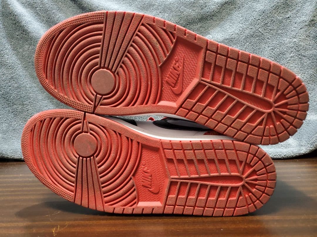 w29cm　Nike WMNS Air Jordan 1 High \"Ruby\"