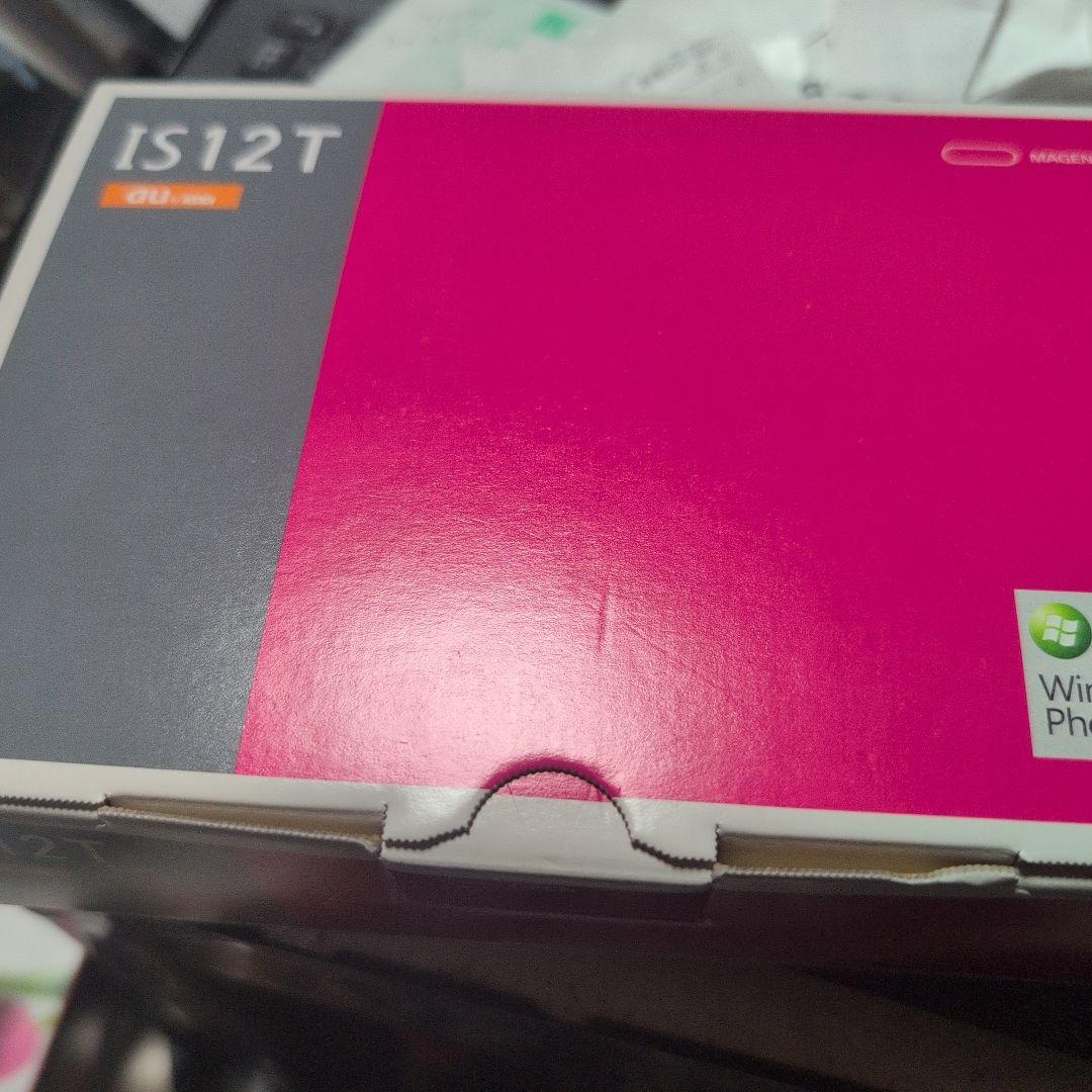 IS12T Windows Phone ピンク
