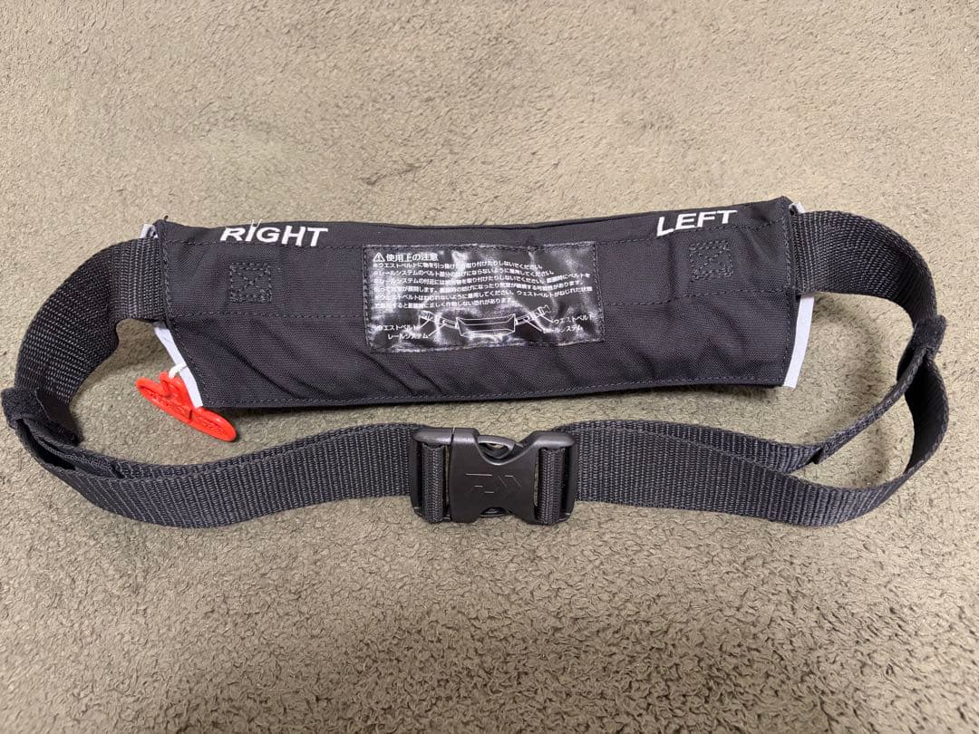 ダイワDF-2220コンパクトライフジャケット　新品ボンベ付き