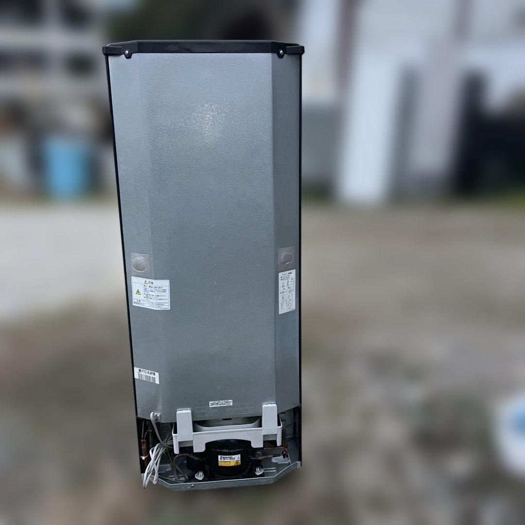 黒 縦型冷蔵庫 ステンレス背面