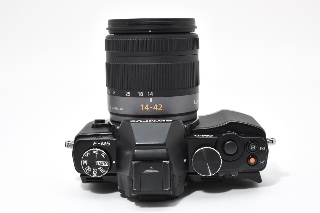 美品 使用率3％ OLYMPUS OM-D E-M5 レンズキット #9654