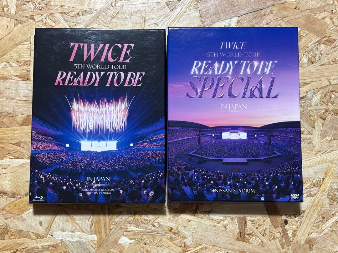 ア*キ様 TWICE DVDセット　おまけ付き　アクスタ　トレカetc